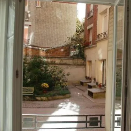 Апартаменты Lovely In